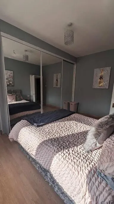 Lovely 2 Bedroom Apartment In Heart Of Dundee United Kingdom
