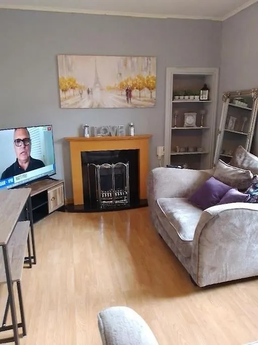 Lovely 2 Bedroom Apartment In Heart Of Dundee