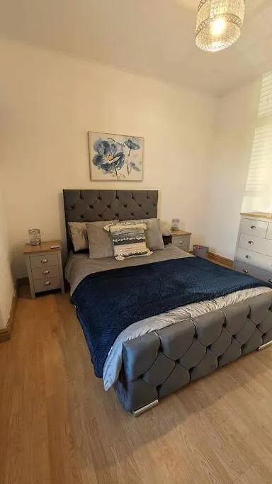 Lovely 2 Bedroom Apartment In Heart Of Dundee