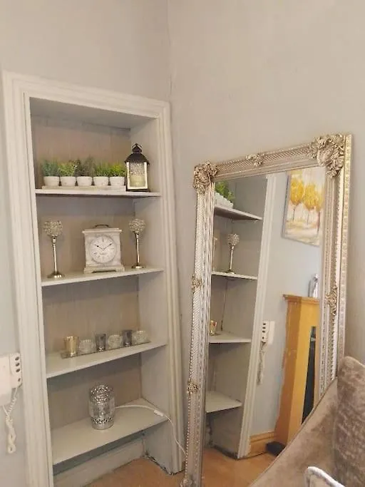 Lovely 2 Bedroom Apartment In Heart Of Dundee